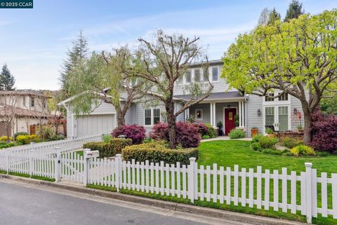 9 Avila Ln, Moraga, CA 94556 - MLS#: 41092483
