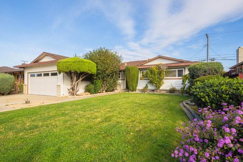 Photo of 826 Central Avenue, Salinas, CA 93901 (MLS # ML82029622)