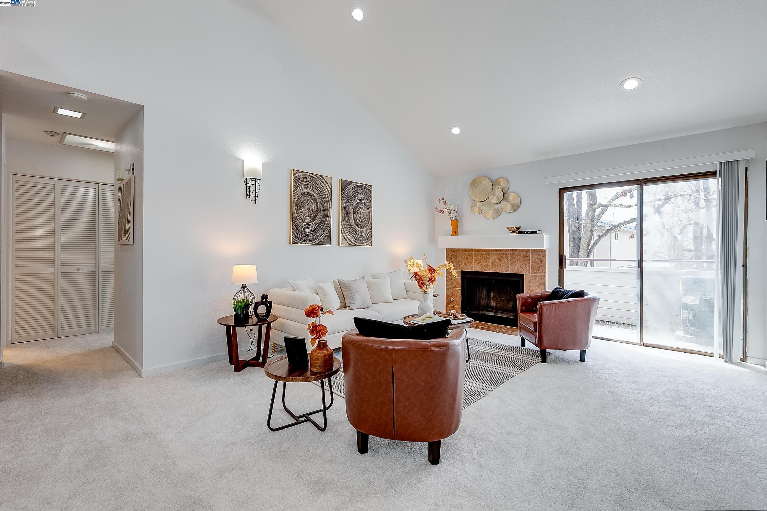 6384 Buena Vista Dr