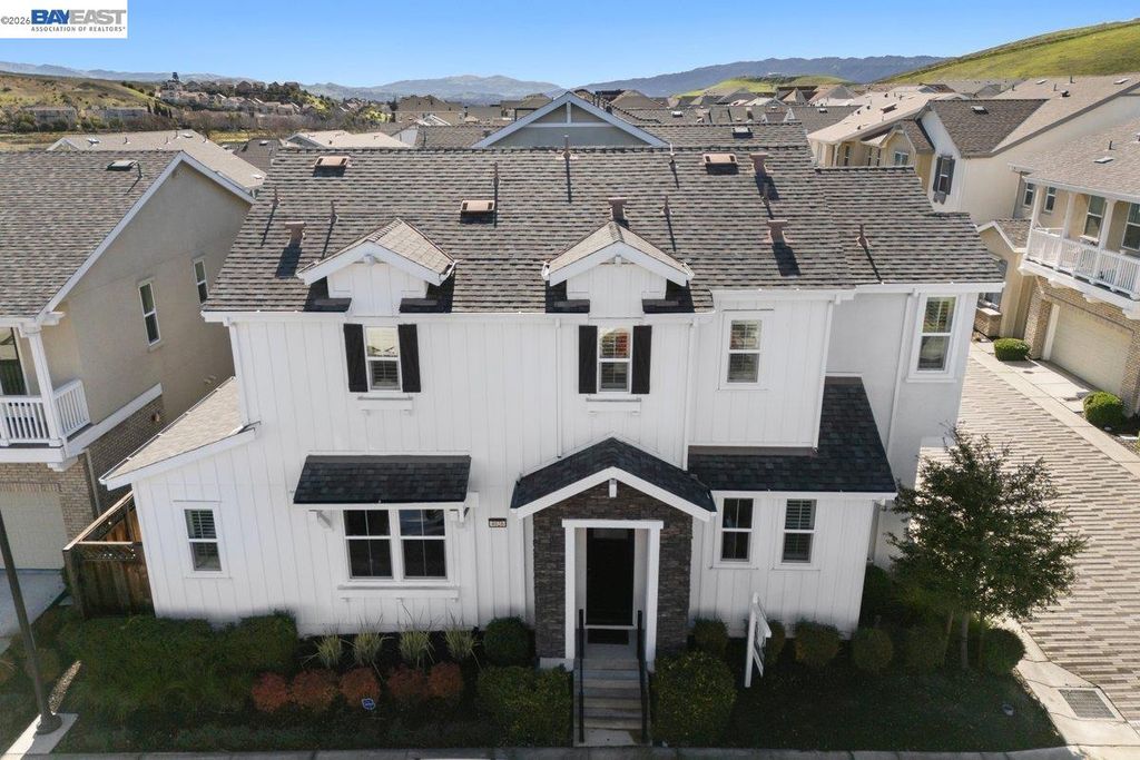 Photo of 4026 Chalk Hill Way, Dublin, CA 94568 (MLS # 41127163)