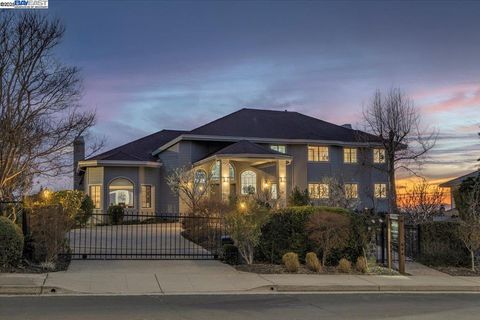 13331 Campus Dr Oakland CA 94619