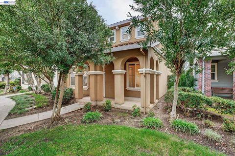 Photo of 43 W Casita Ln, Mountain House, CA 95391 (MLS # 41125804)