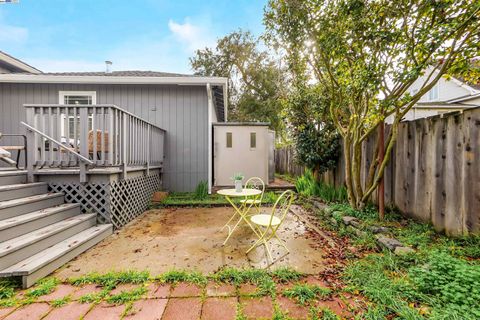 A home in San Bruno