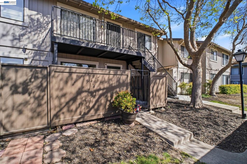 Photo of 267 Famoso Plz, Union City, CA 94587 (MLS # 41127033)
