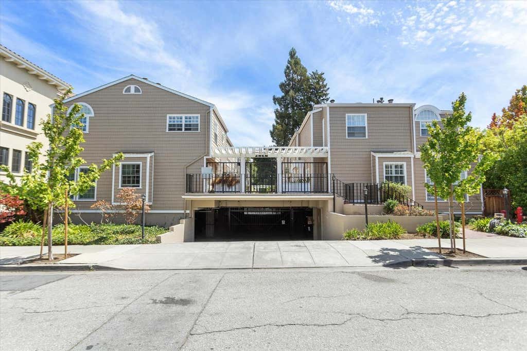 Photo of 1555 Cherry Street #4, San Carlos, CA 94070 (MLS # ML82058592)