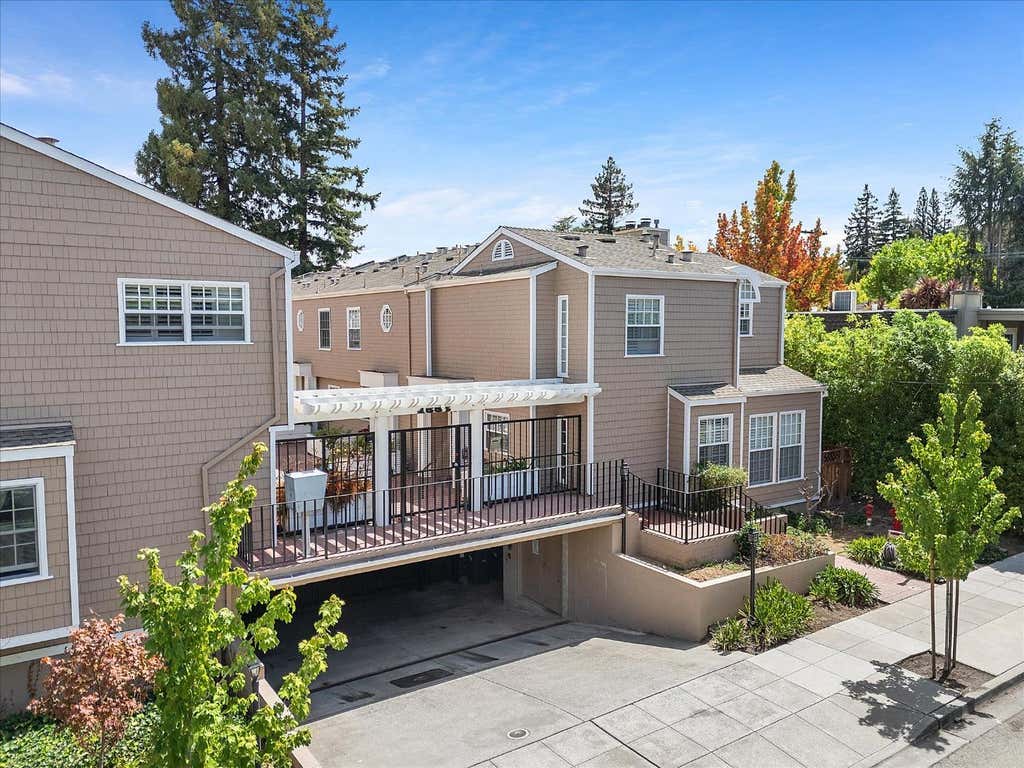 Photo of 1555 Cherry Street #4, San Carlos, CA 94070 (MLS # ML82058592)