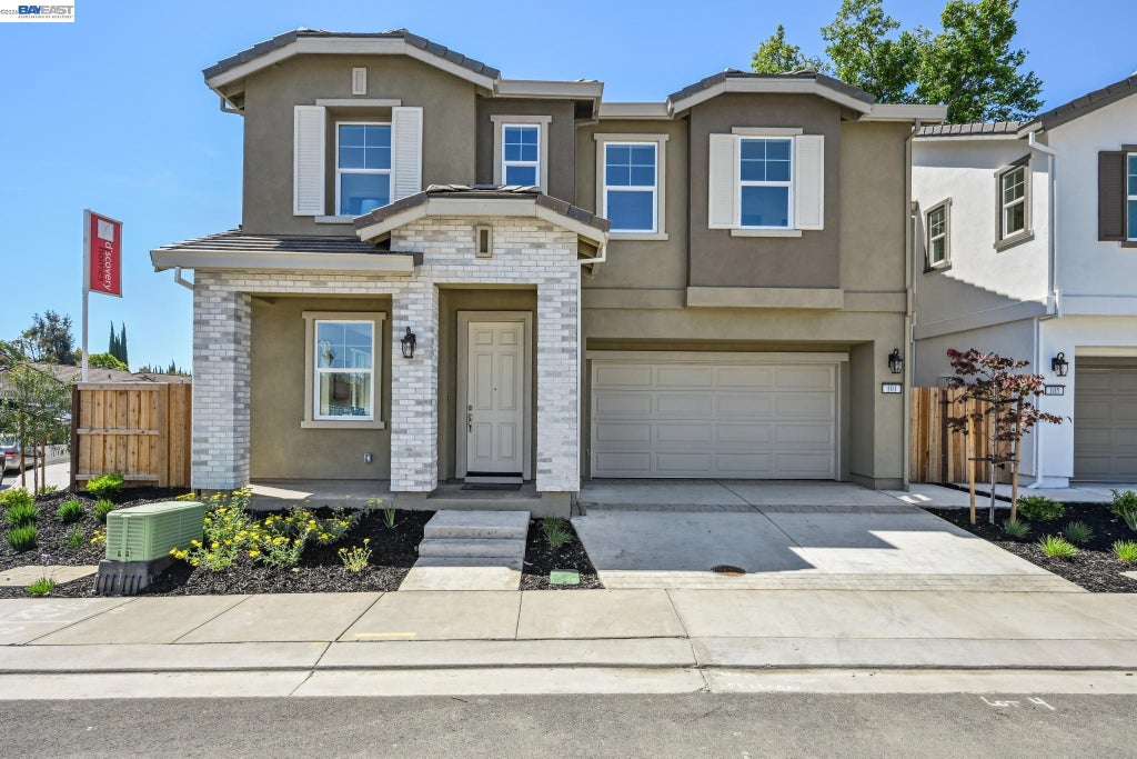Photo of 125 Creek View Cir, Fairfield, CA 94533 (MLS # 41145889)