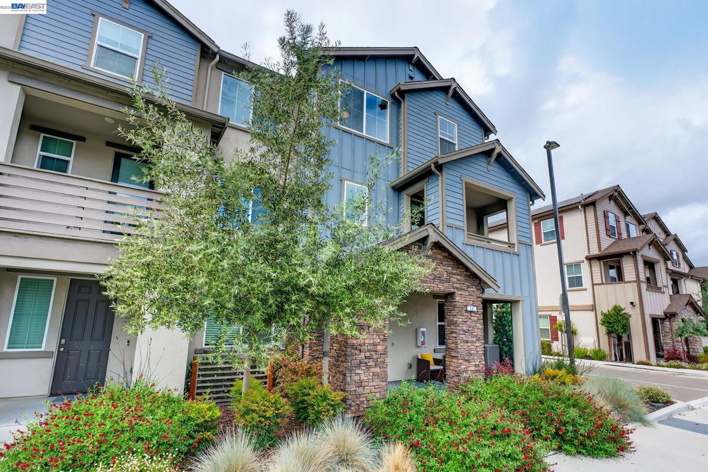 Photo of 241 N N St, Livermore, CA 94551 (MLS # 41135562)