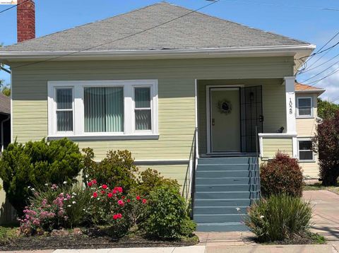 Photo of 1028 61St St, Oakland, CA 94608 (MLS # 41132597)