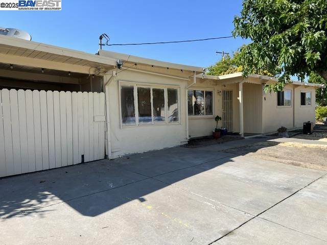 5923 Musick Ave