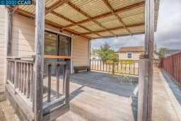 Listing photo 12