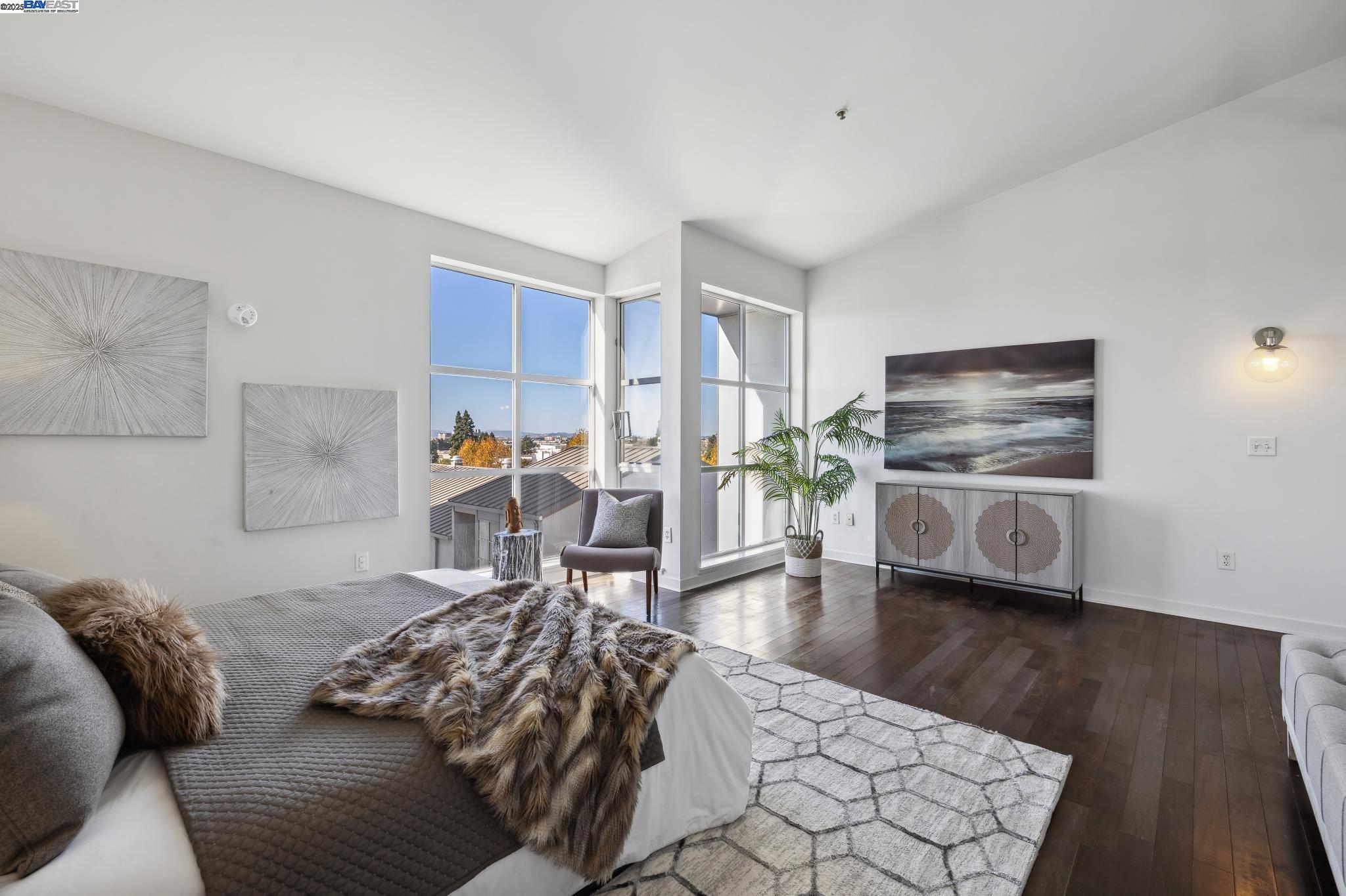 Oakland, California 94608, United States, 3 Bedrooms Bedrooms, ,2 BathroomsBathrooms,Residential,Active,80580