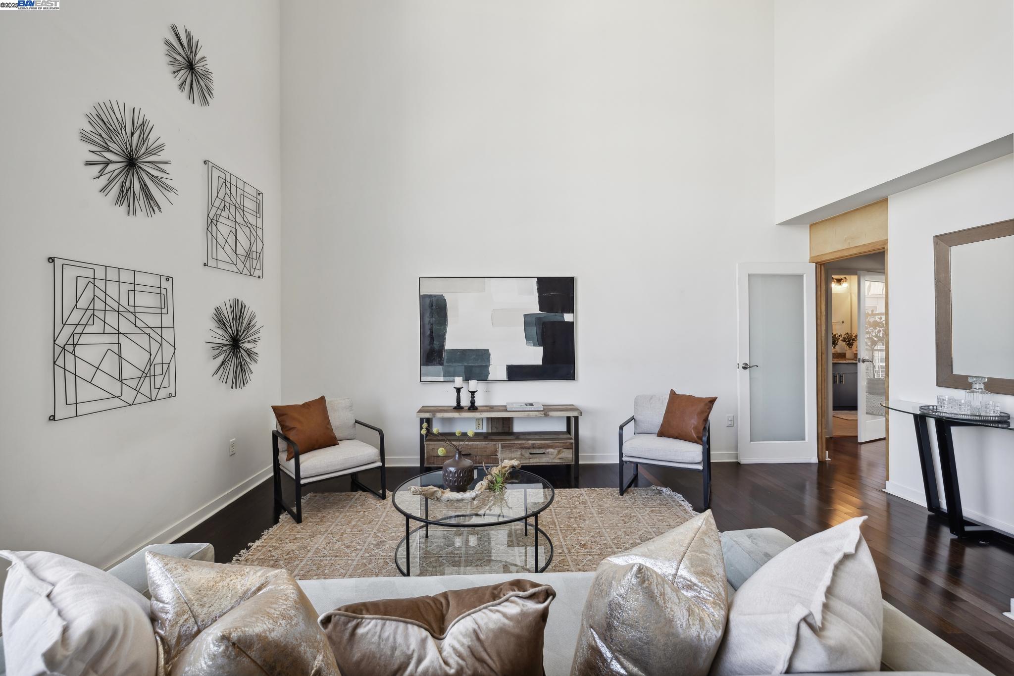 Oakland, California 94608, United States, 3 Bedrooms Bedrooms, ,2 BathroomsBathrooms,Residential,Active,80580