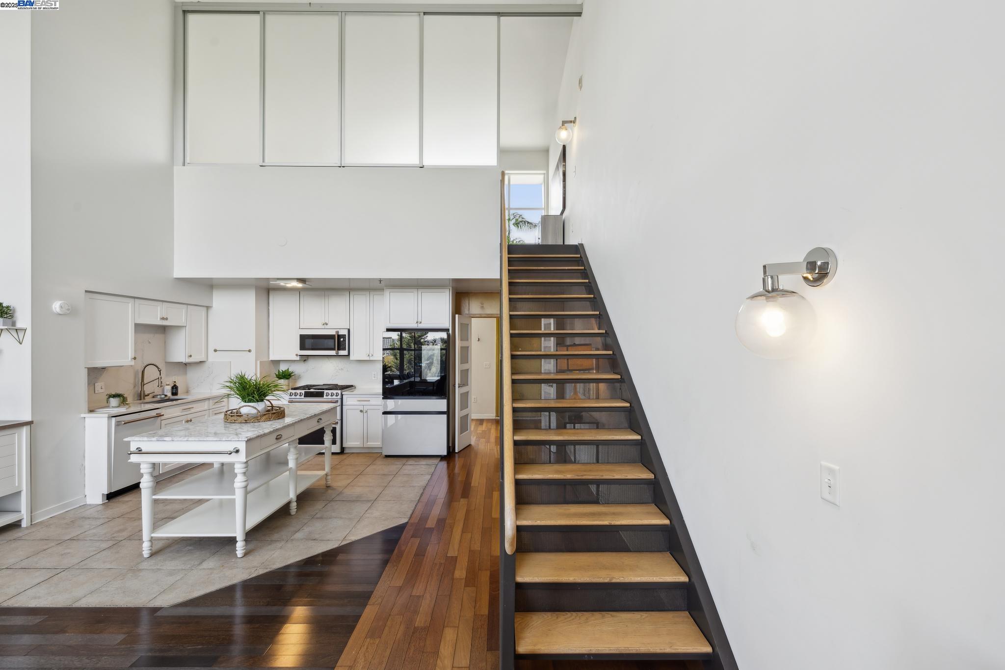 Oakland, California 94608, United States, 3 Bedrooms Bedrooms, ,2 BathroomsBathrooms,Residential,Active,80580