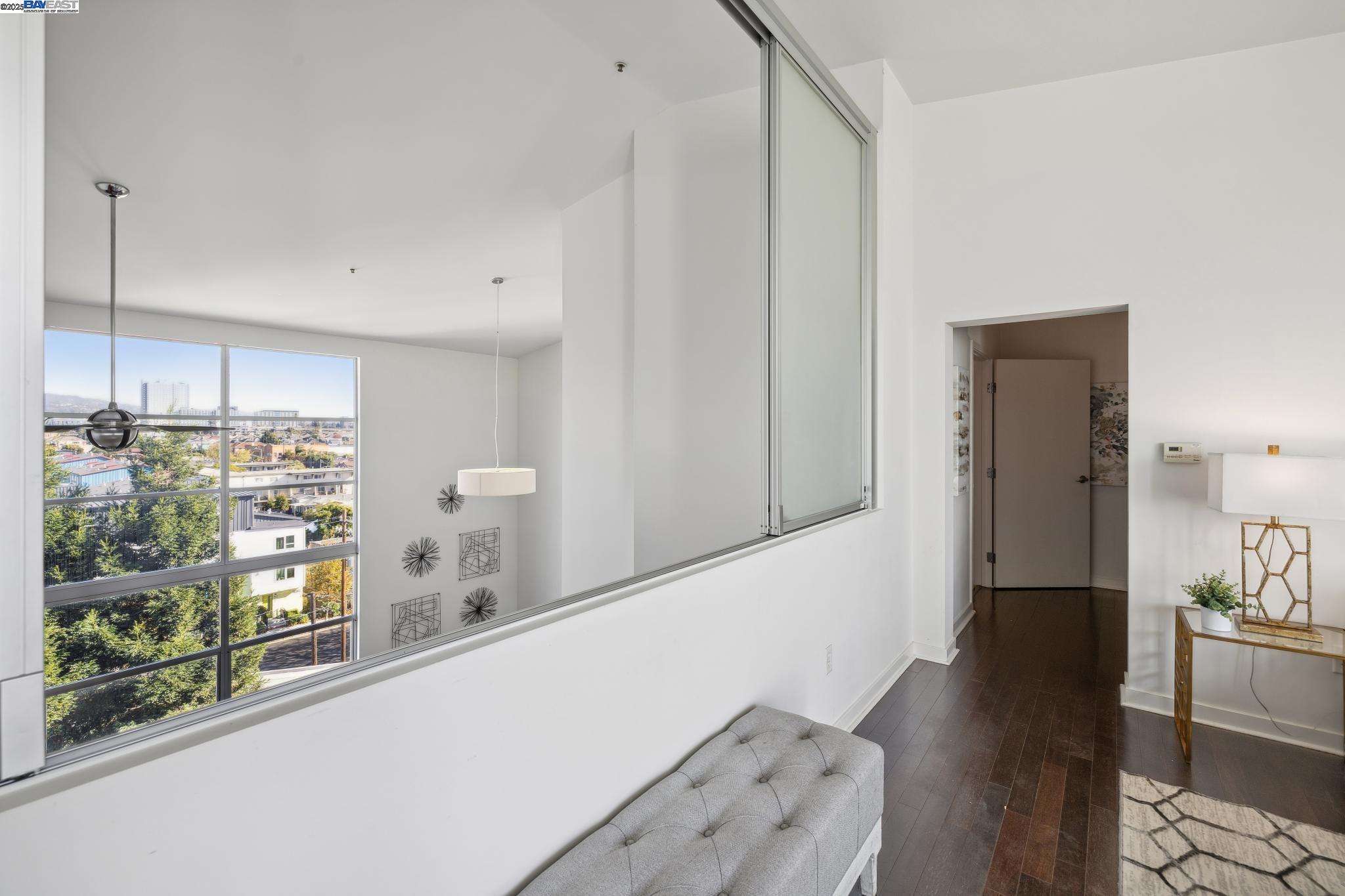 Oakland, California 94608, United States, 3 Bedrooms Bedrooms, ,2 BathroomsBathrooms,Residential,Active,80580