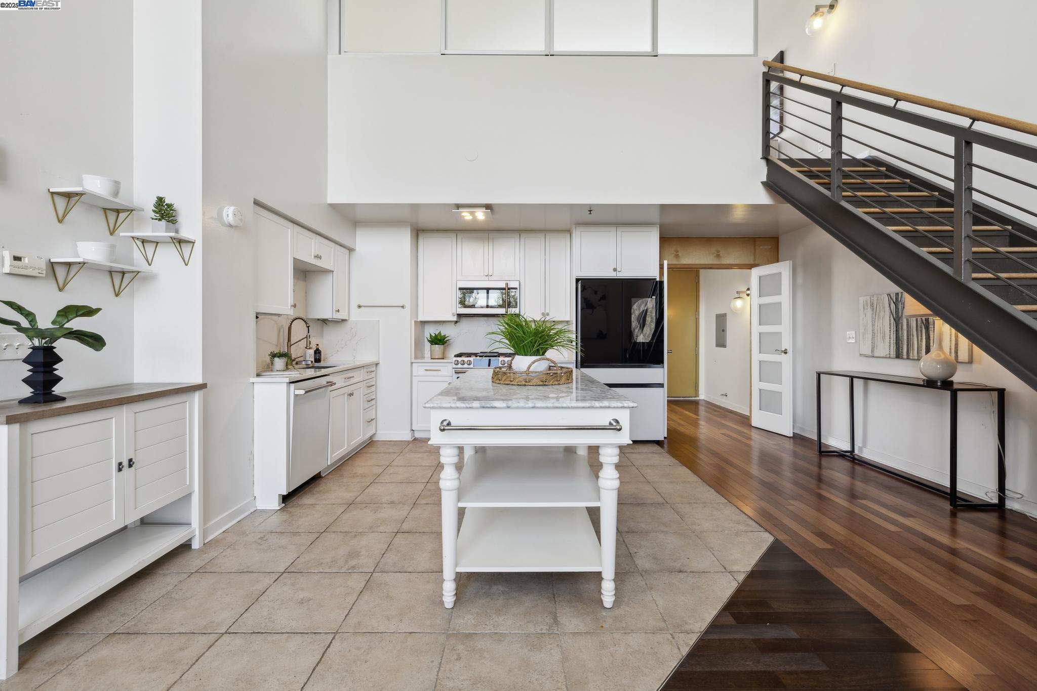 Oakland, California 94608, United States, 3 Bedrooms Bedrooms, ,2 BathroomsBathrooms,Residential,Active,80580