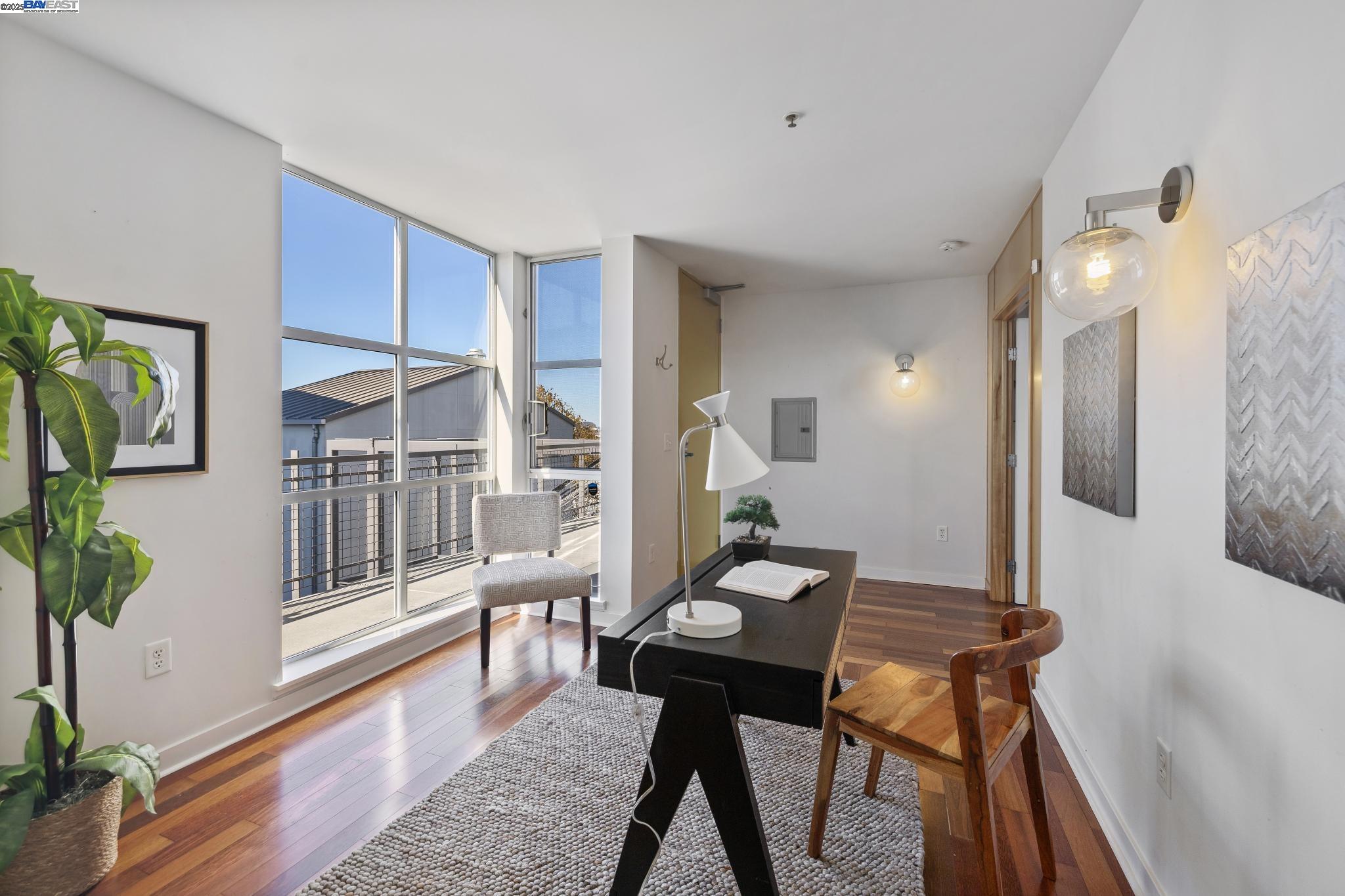 Oakland, California 94608, United States, 3 Bedrooms Bedrooms, ,2 BathroomsBathrooms,Residential,Active,80580