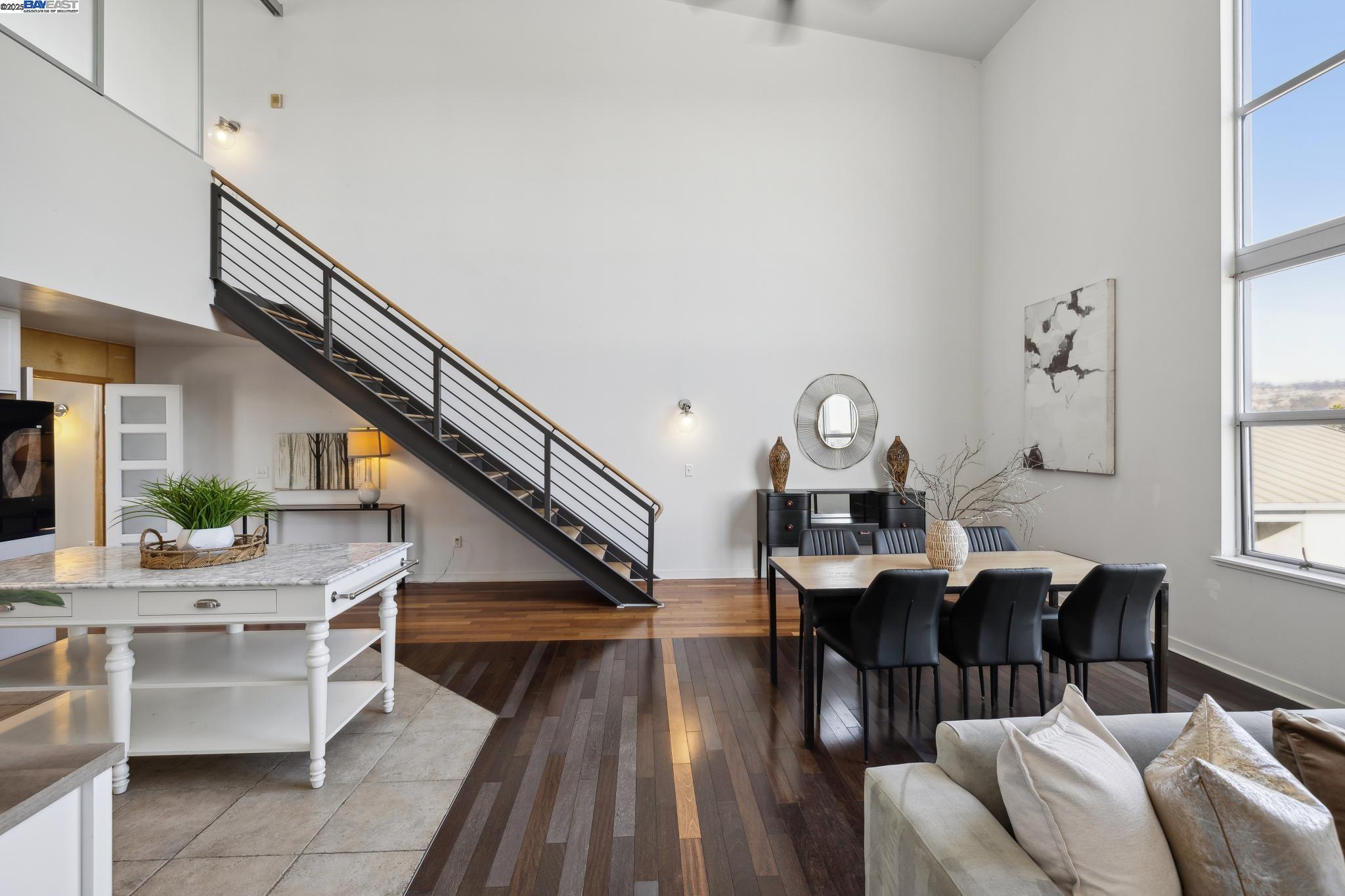 Oakland, California 94608, United States, 3 Bedrooms Bedrooms, ,2 BathroomsBathrooms,Residential,Active,80580