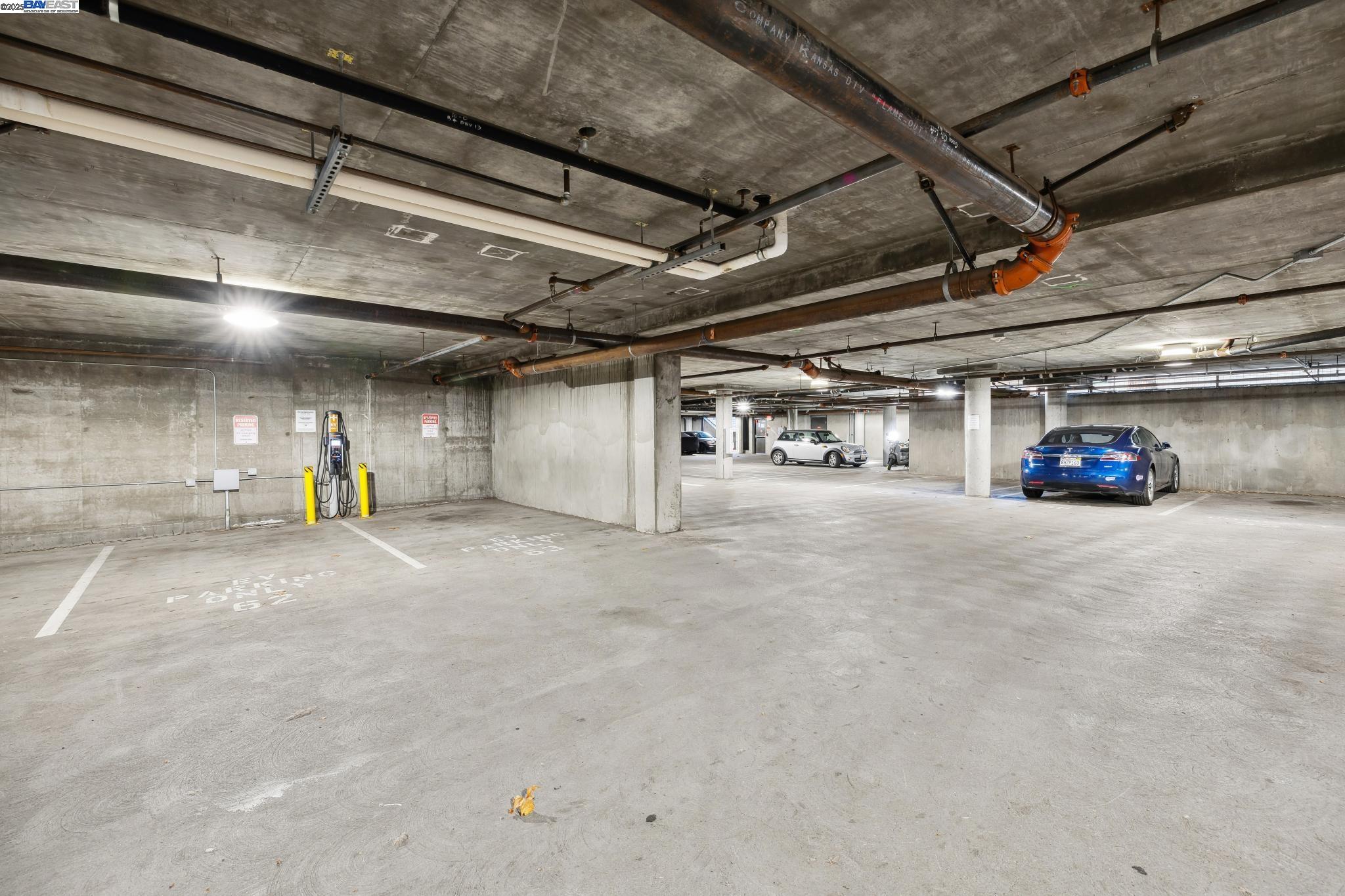 Oakland, California 94608, United States, 3 Bedrooms Bedrooms, ,2 BathroomsBathrooms,Residential,Active,80580