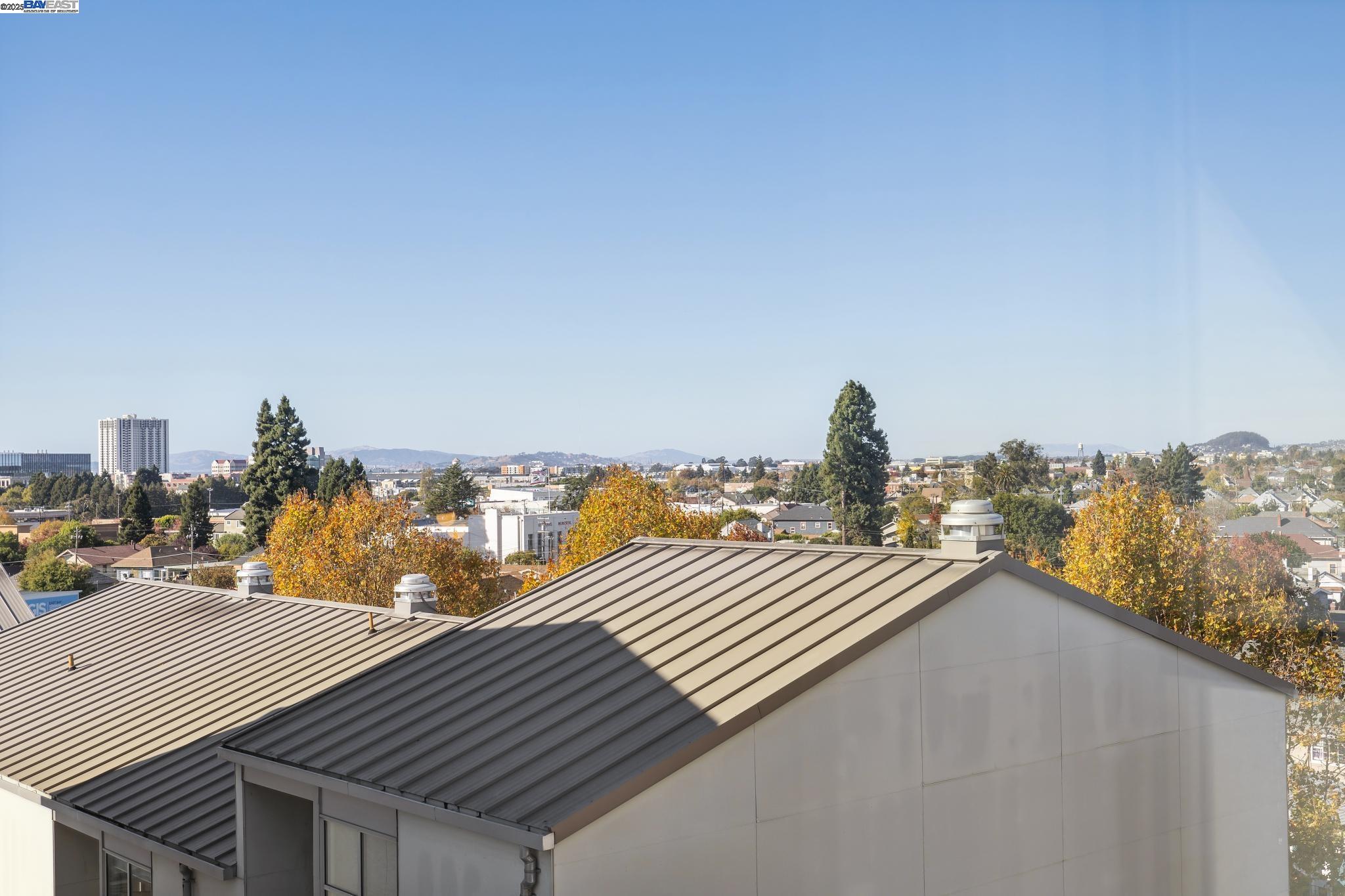 Oakland, California 94608, United States, 3 Bedrooms Bedrooms, ,2 BathroomsBathrooms,Residential,Active,80580