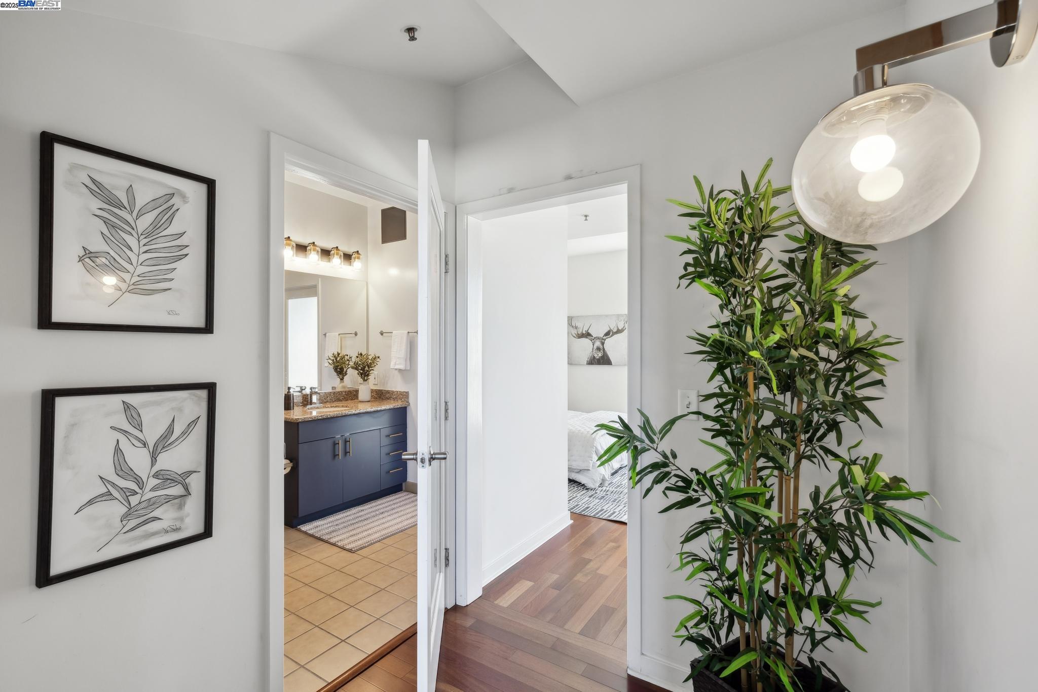 Oakland, California 94608, United States, 3 Bedrooms Bedrooms, ,2 BathroomsBathrooms,Residential,Active,80580