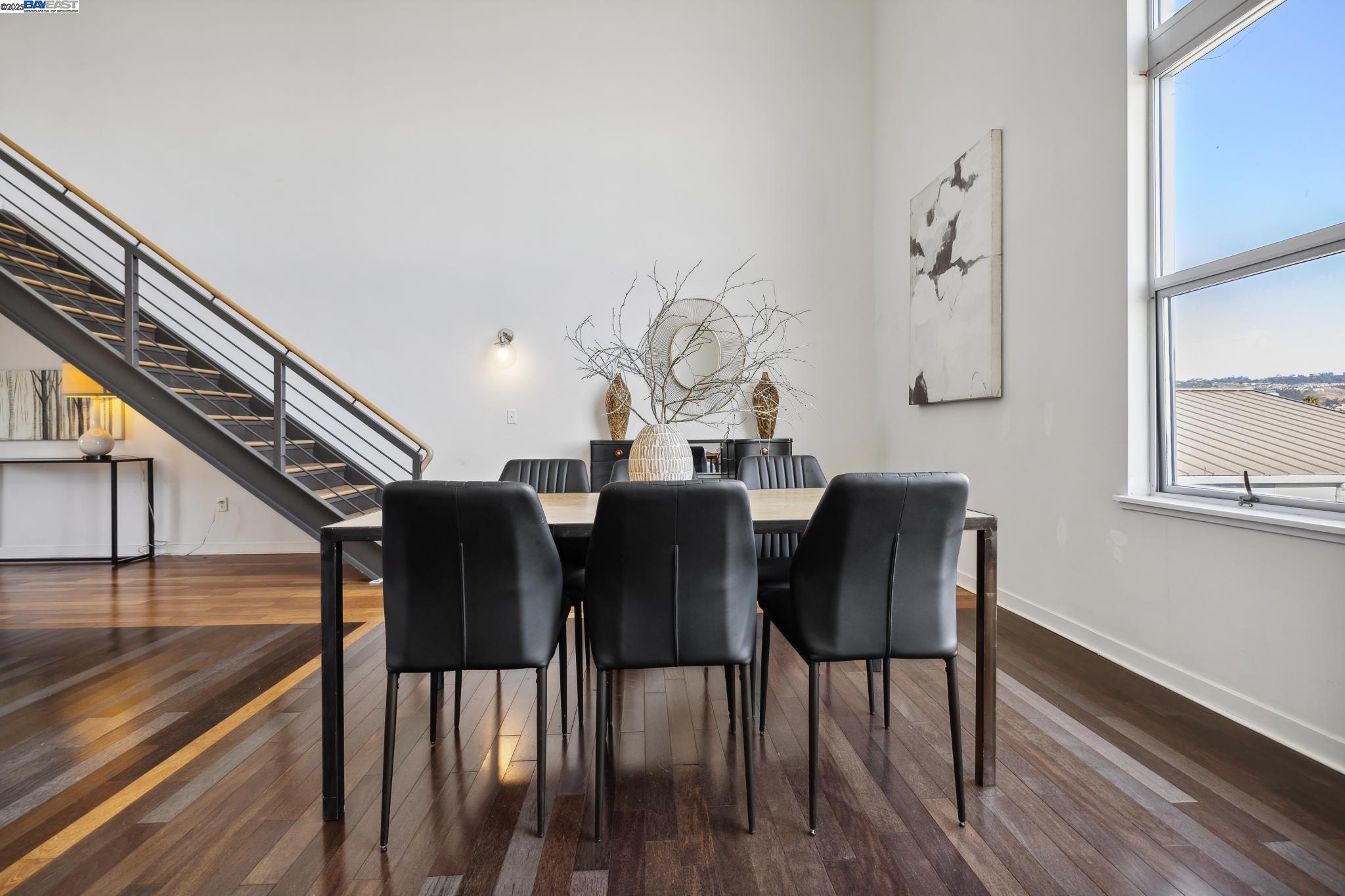 Oakland, California 94608, United States, 3 Bedrooms Bedrooms, ,2 BathroomsBathrooms,Residential,Active,80580