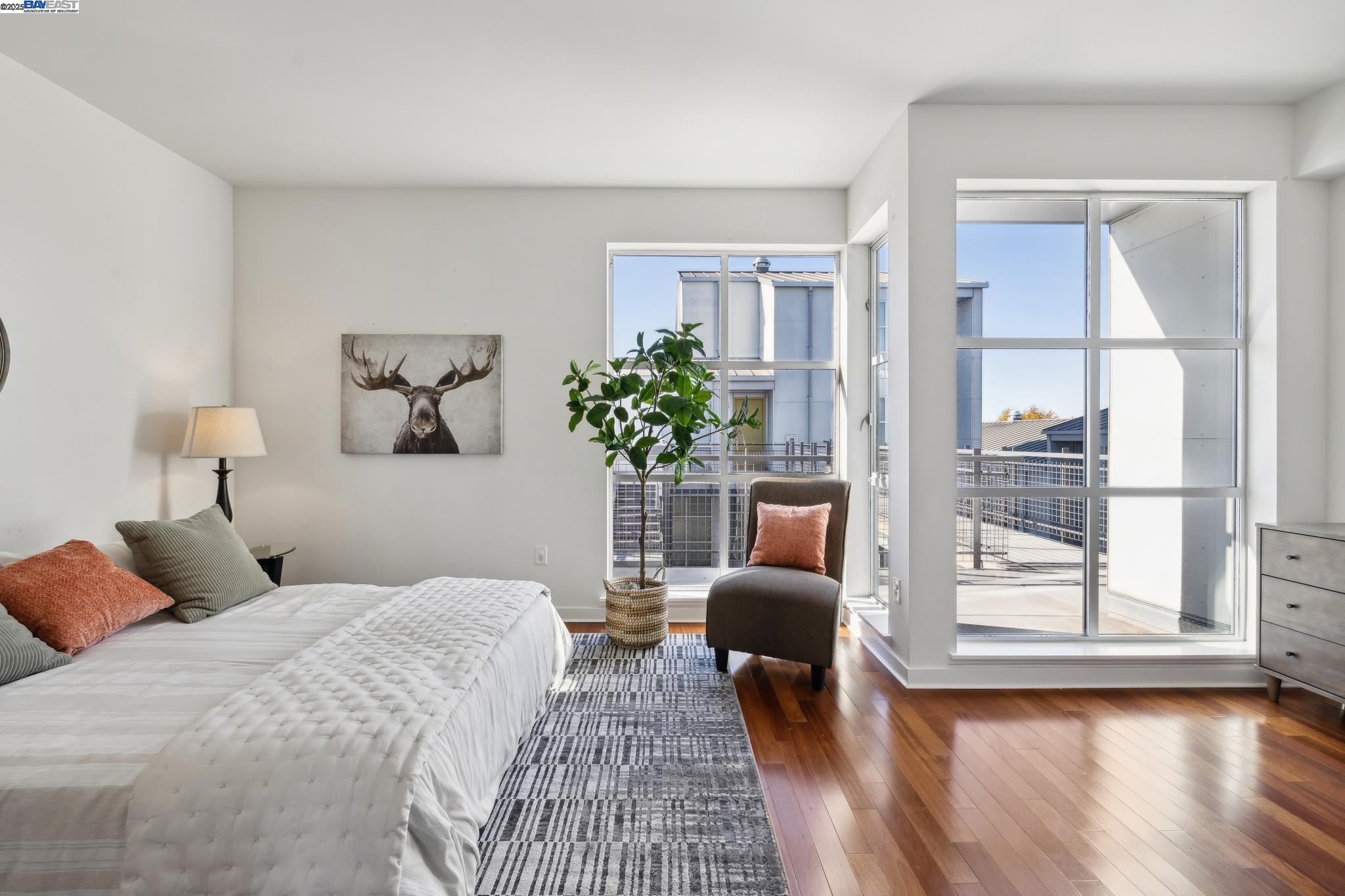 Oakland, California 94608, United States, 3 Bedrooms Bedrooms, ,2 BathroomsBathrooms,Residential,Active,80580