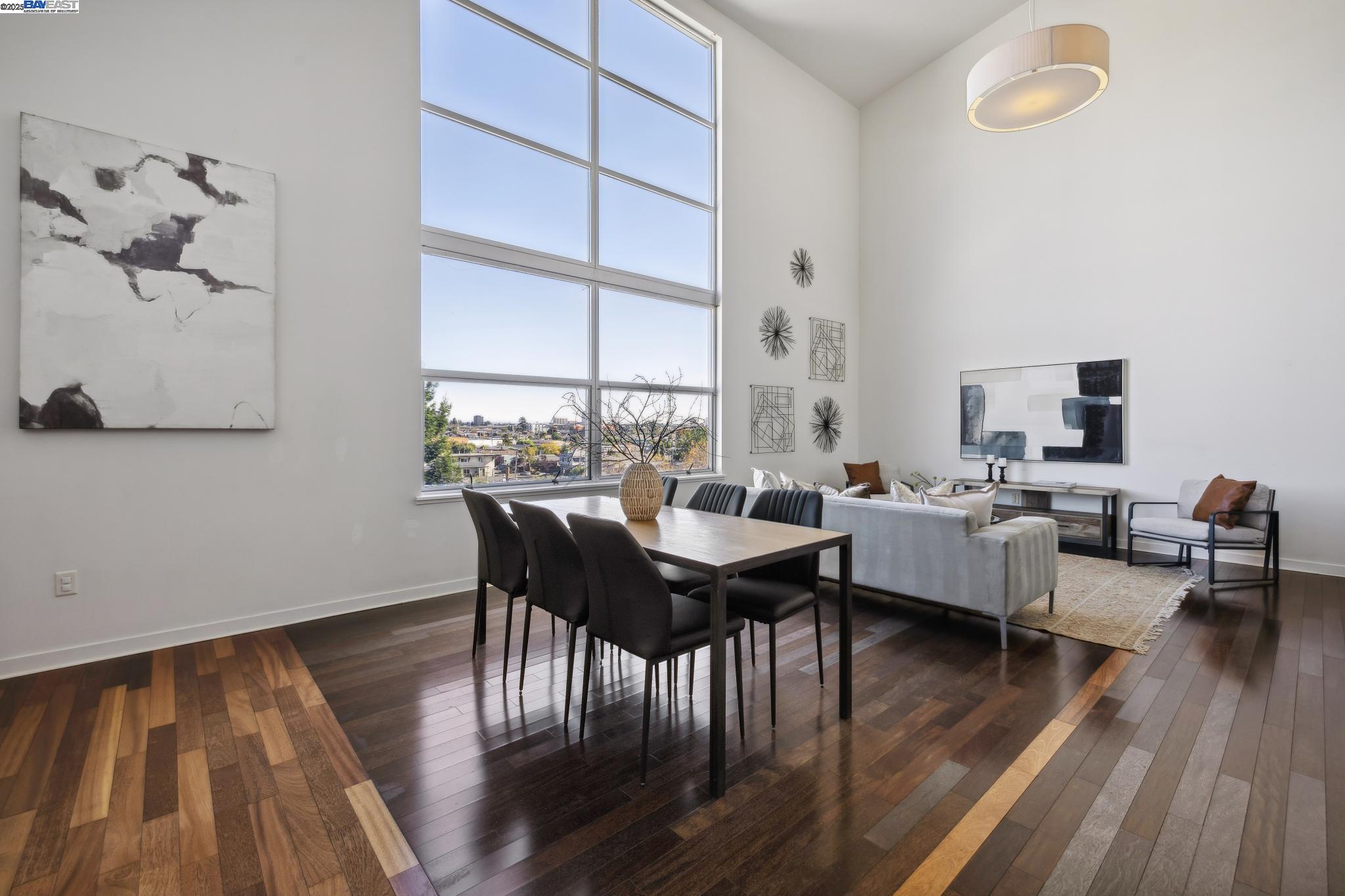 Oakland, California 94608, United States, 3 Bedrooms Bedrooms, ,2 BathroomsBathrooms,Residential,Active,80580