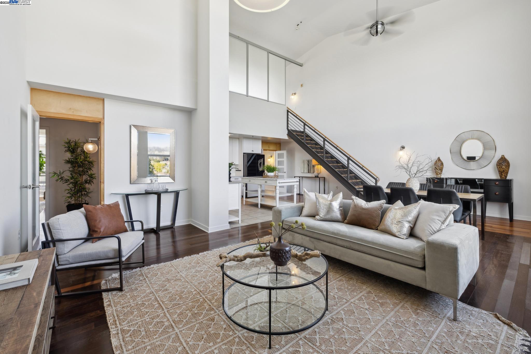 Oakland, California 94608, United States, 3 Bedrooms Bedrooms, ,2 BathroomsBathrooms,Residential,Active,80580