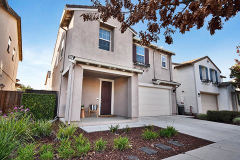Photo of 6111 Hyde Park Dr, Gilroy, CA 95020 (MLS # 41123206)
