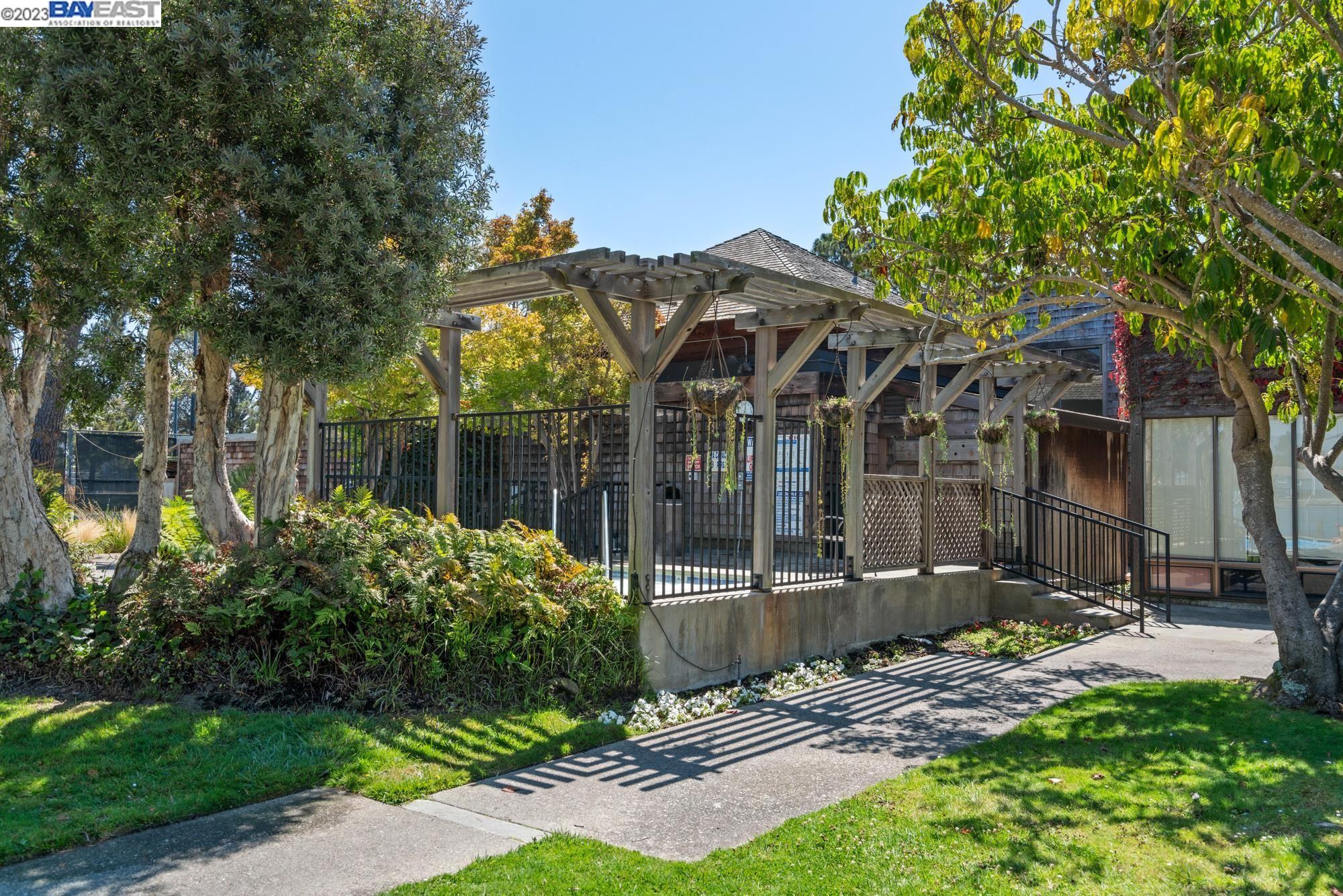 Alameda, California 94502, United States, ,Commercial,Pending,71148