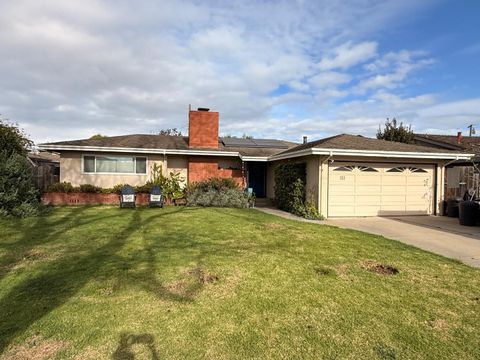 Photo of 311 Amherst Drive, Salinas, CA 93901 (MLS # ML82045024)