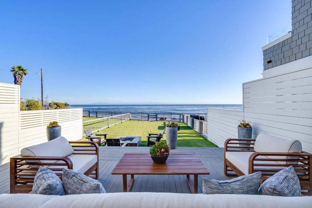 Photo of 9 Rockview Drive, Santa Cruz, CA 95062 (MLS # ML82038392)