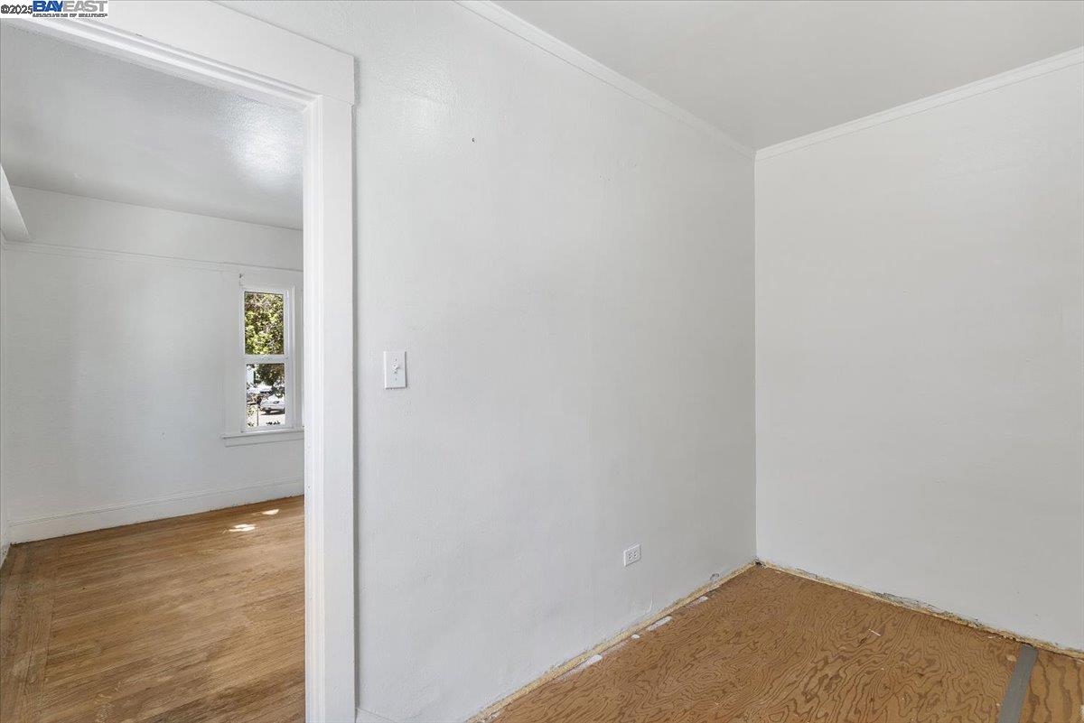 Alameda, California 94501, United States, 2 Bedrooms Bedrooms, ,2 BathroomsBathrooms,Residential,Active,186985