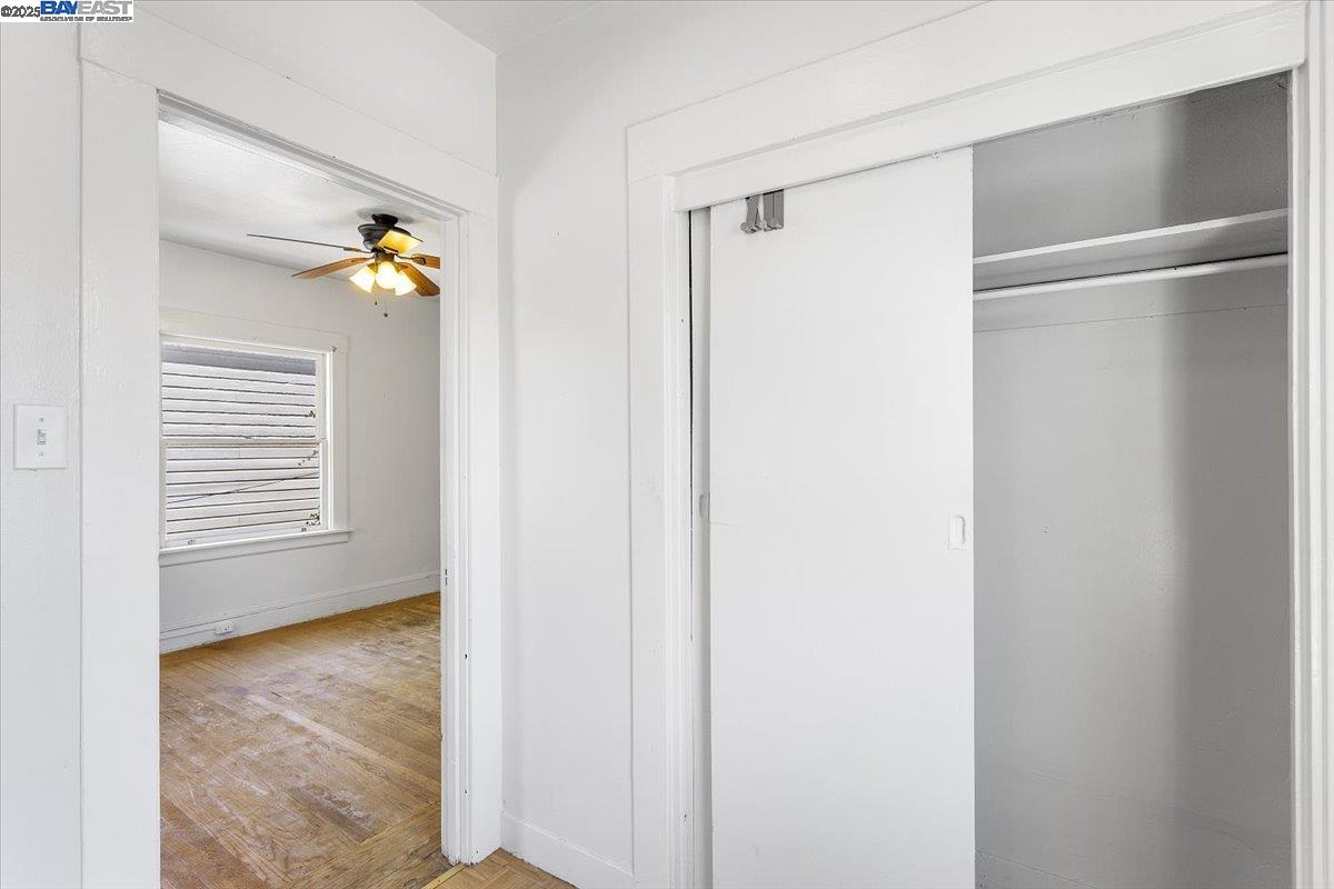 Alameda, California 94501, United States, 2 Bedrooms Bedrooms, ,2 BathroomsBathrooms,Residential,Active,186985