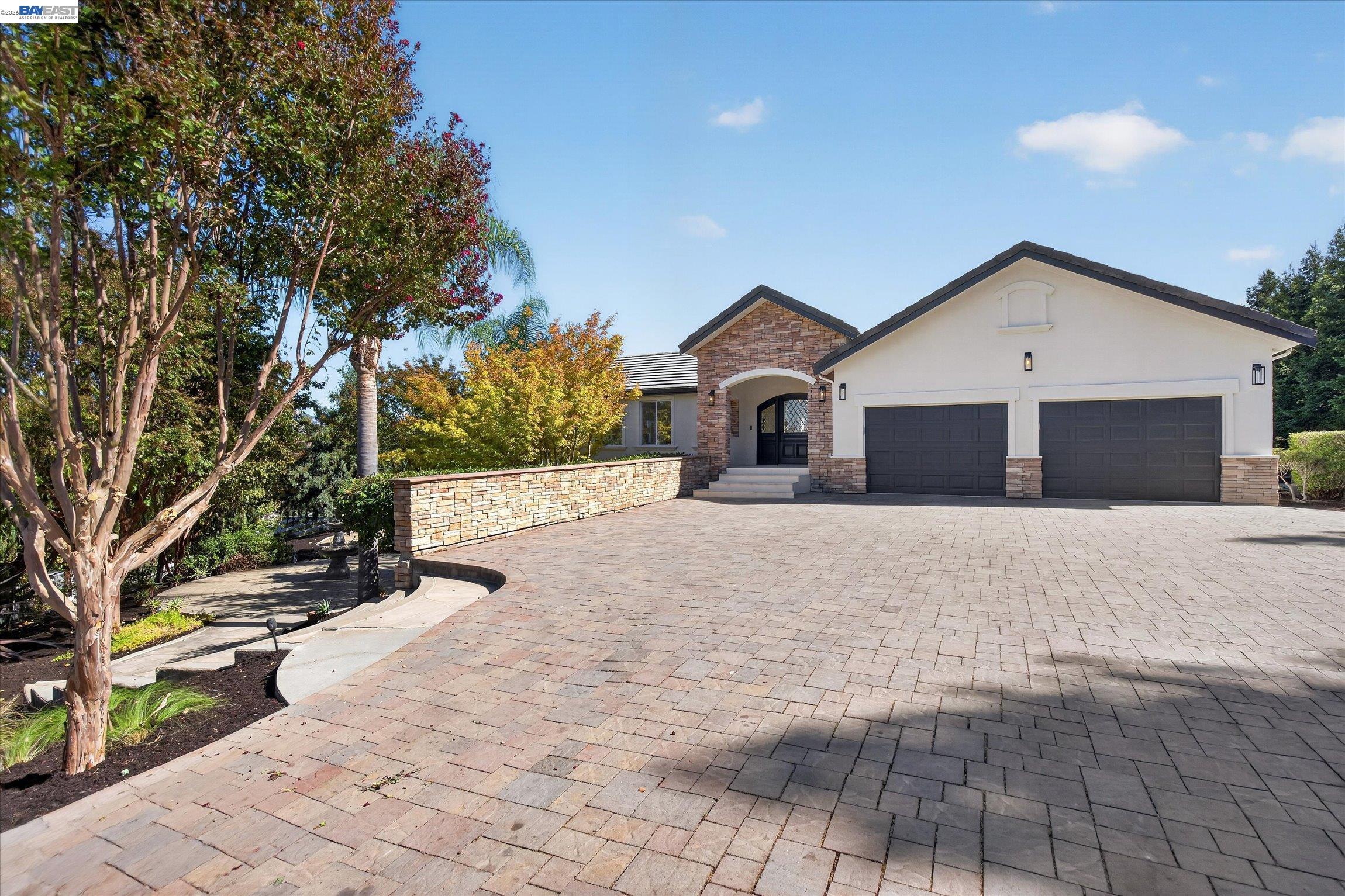 31 Hidden Hills Pl