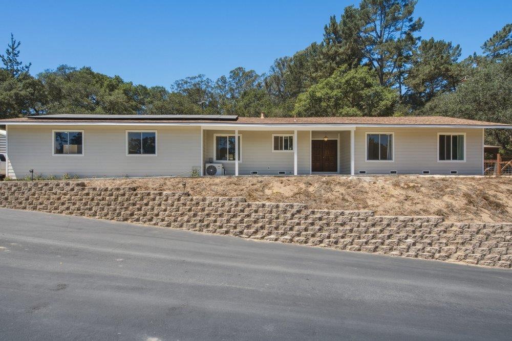 Photo of 819 Lewis Road, Royal Oaks, CA 95076 (MLS # ML82058639)