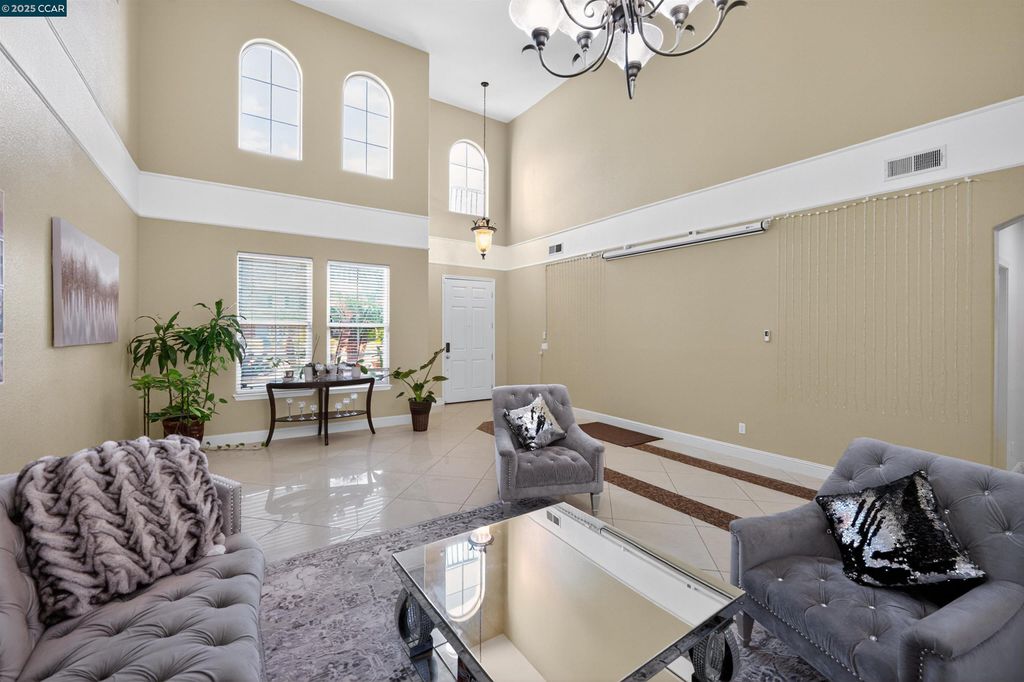 Photo of 4100 Diorite Ct, Antioch, CA 94531 (MLS # 41116104)