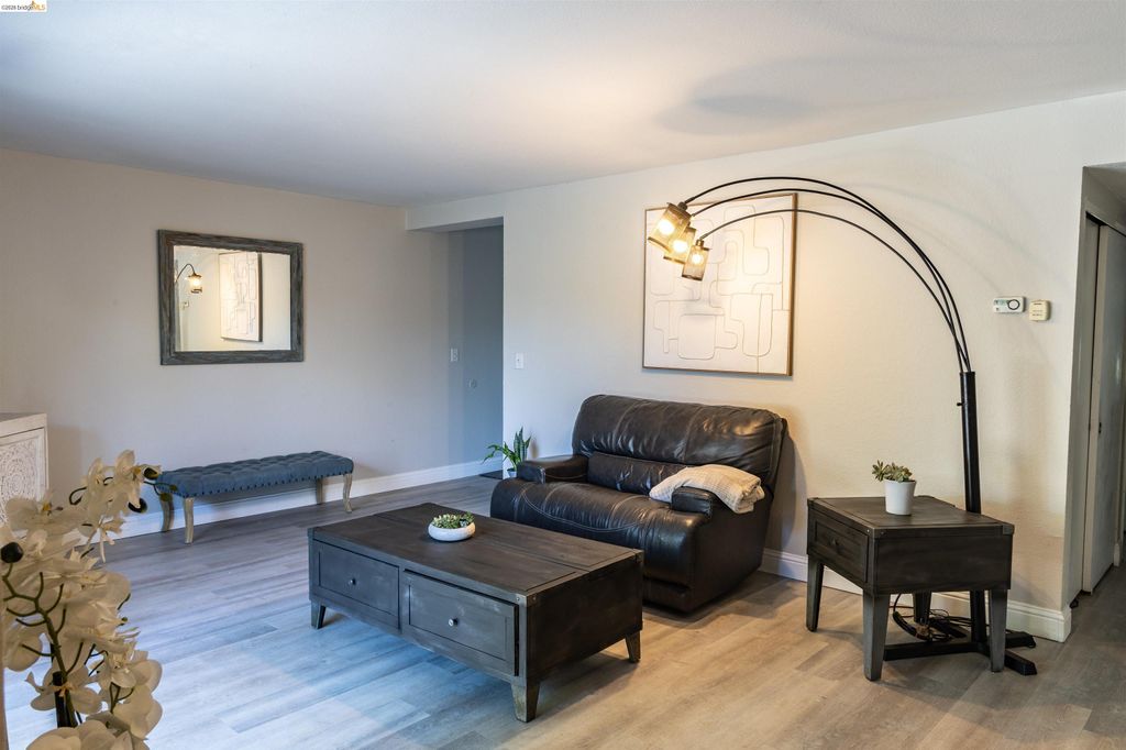 Photo of 900 Cambridge Dr #31, Benicia, CA 94510 (MLS # 41134838)