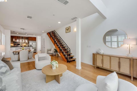 Photo of 6466 Hollis St #334, Emeryville, CA 94608 (MLS # 41139651)