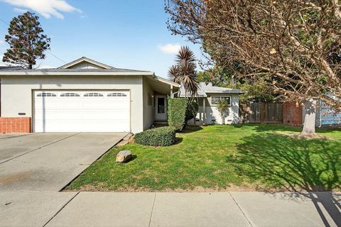 Photo of 4657 Pardee Ave, Fremont, CA 94538 (MLS # 41123353)