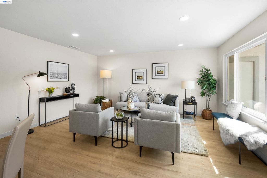 Photo of 31265 Lily St, Union City, CA 94587 (MLS # 41127024)