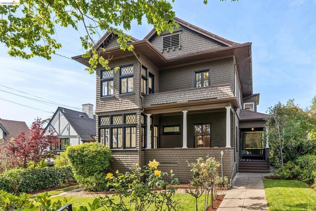 Photo of 1715 Oakland Ave, Piedmont, CA 94611 (MLS # 41128872)