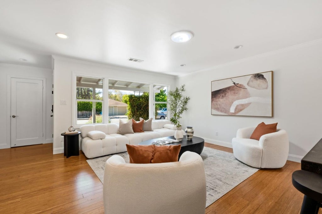 Photo of 1131 King Street, Redwood City, CA 94061 (MLS # ML82061010)