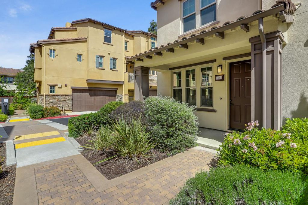 Photo of 14 Catania Common, Fremont, CA 94536 (MLS # ML82040614)