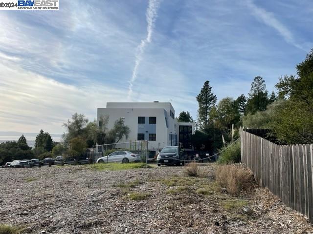 Oakland, California 94611, United States, ,Land,Active,66144