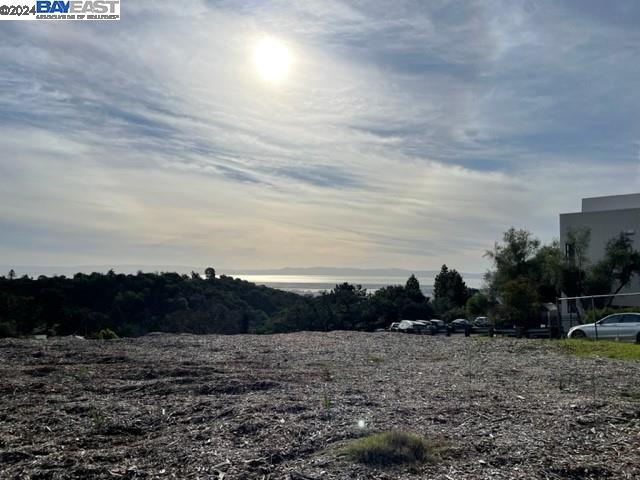 Oakland, California 94611, United States, ,Land,Active,66144