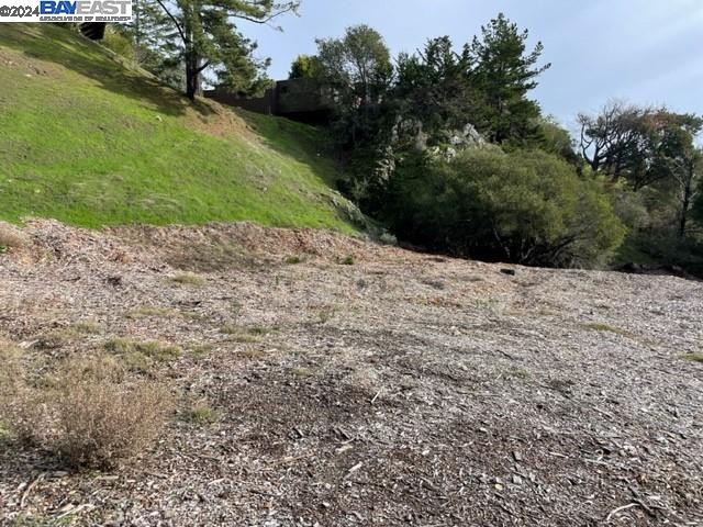 Oakland, California 94611, United States, ,Land,Active,66144