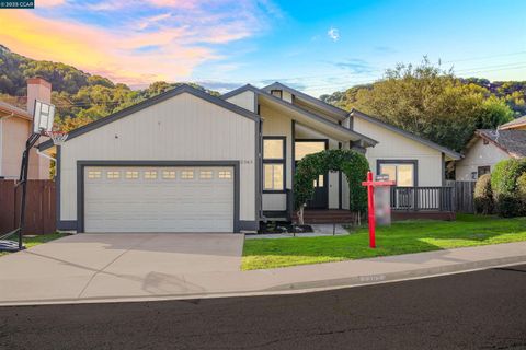 Photo of 2365 Martinez Ct, Pinole, CA 94564 (MLS # 41117427)