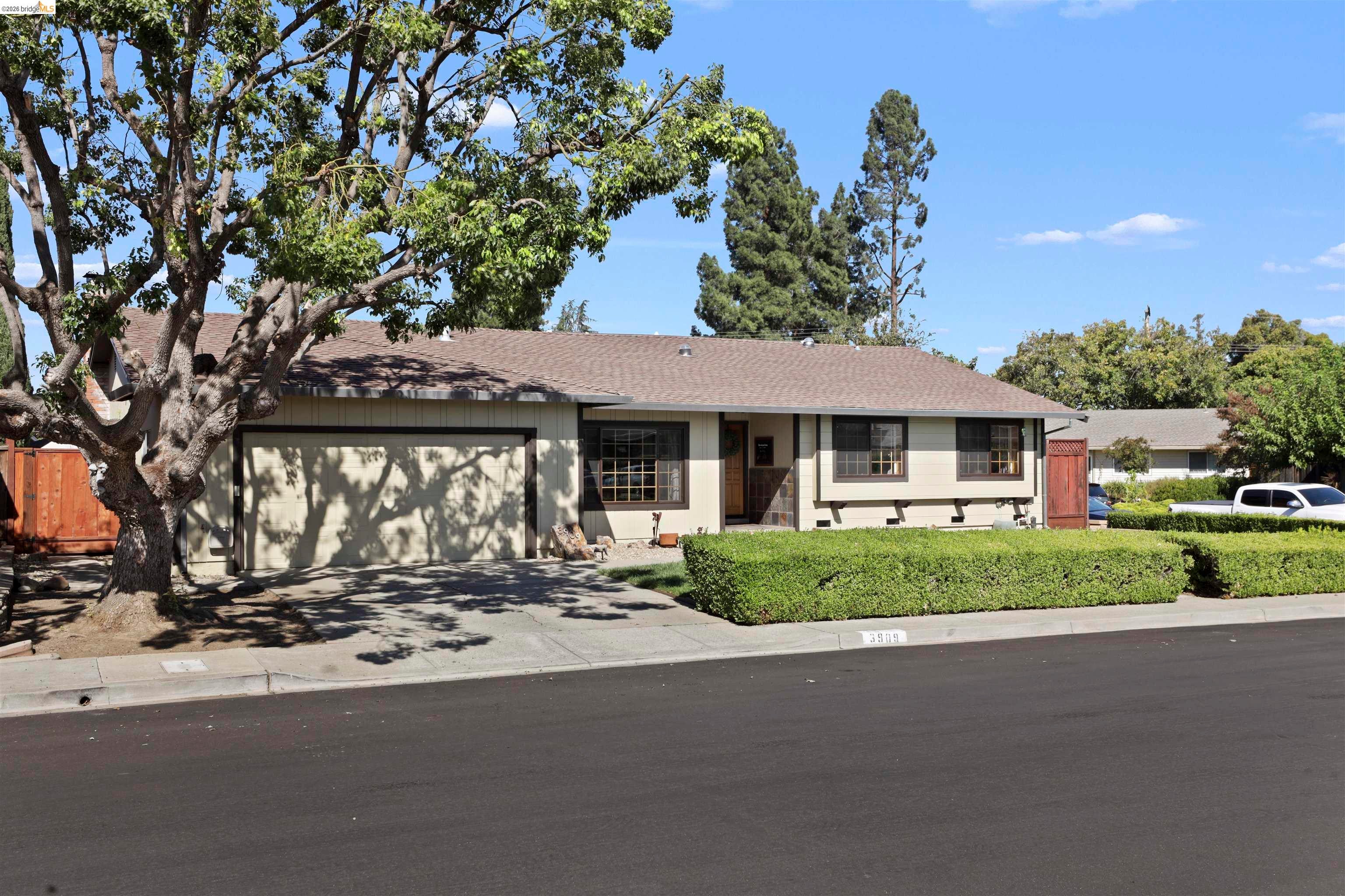 3909 Boatwright Dr